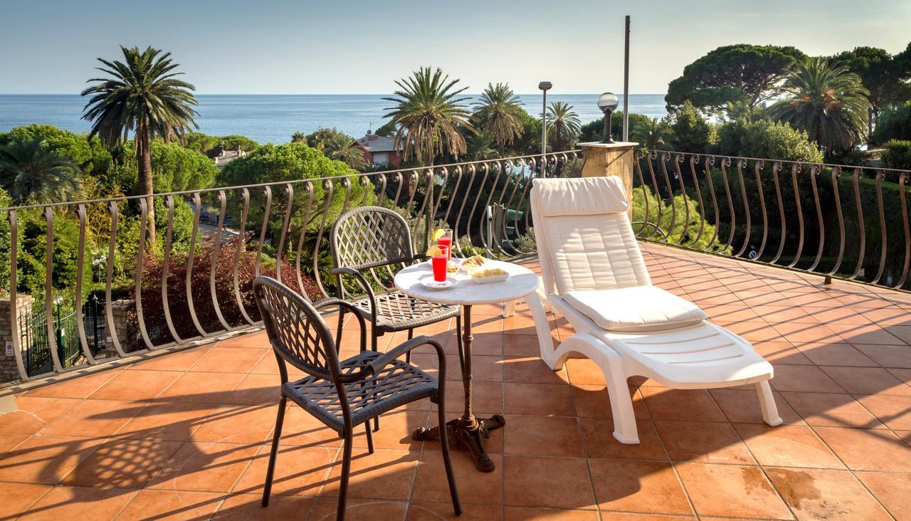 בוליאסקו Hotel Villa Flora מראה חיצוני תמונה