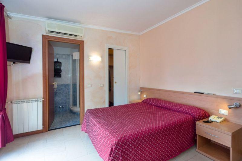 בוליאסקו Hotel Villa Flora מראה חיצוני תמונה
