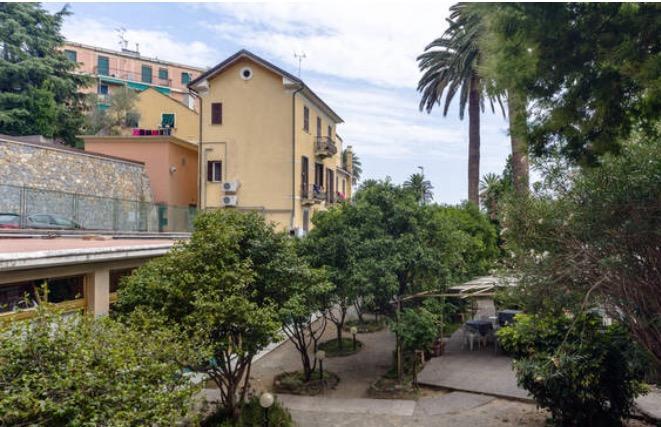 בוליאסקו Hotel Villa Flora מראה חיצוני תמונה