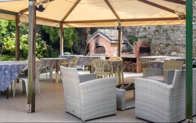בוליאסקו Hotel Villa Flora מראה חיצוני תמונה