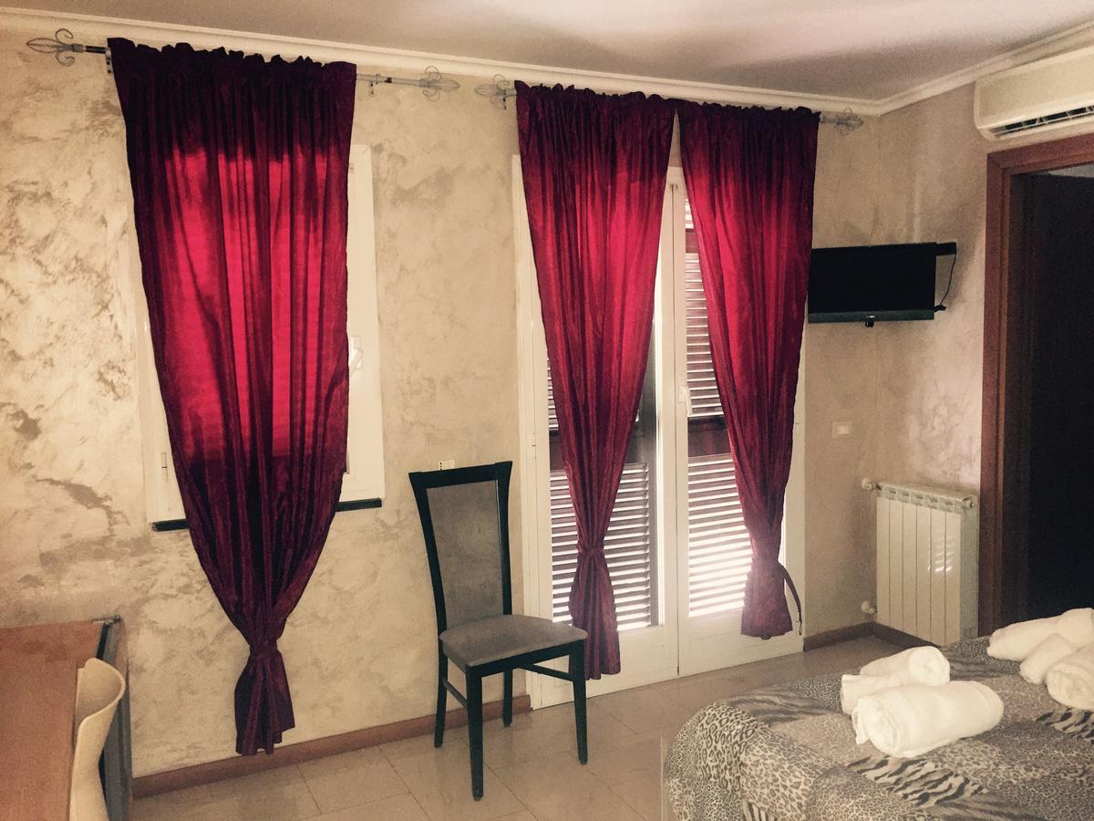 בוליאסקו Hotel Villa Flora מראה חיצוני תמונה
